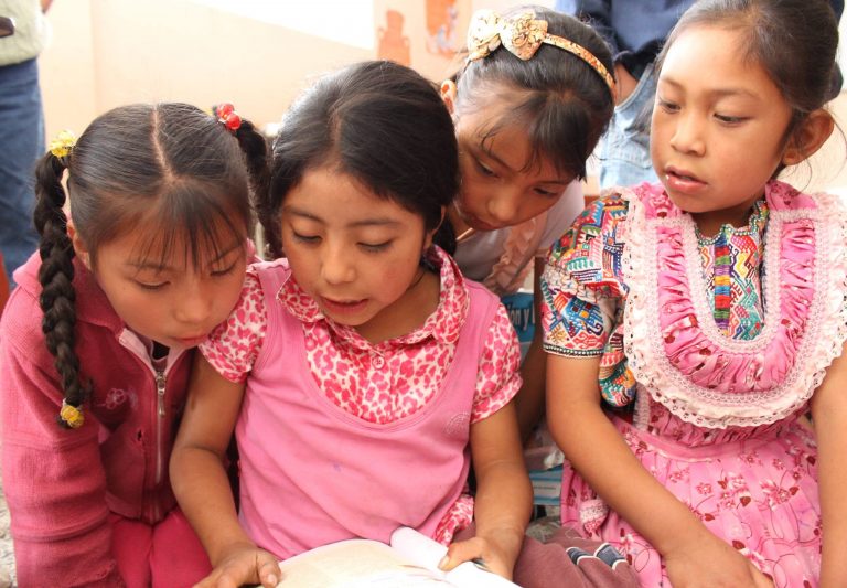 Programa de becas para niñas en Guatemala